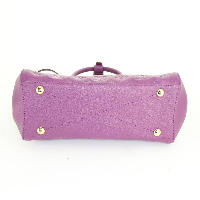 Bolso de mano Louis Vuitton Montaigne modelo mediano en cuero monogram huella violeta - Detail D5
