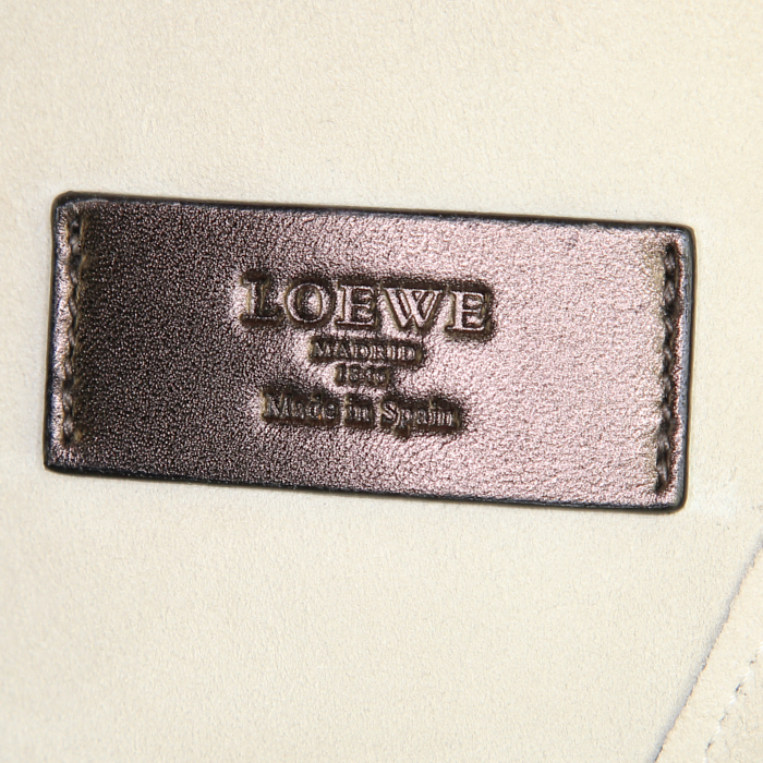 Loewe shopping bag in golden brown leather - Detail D3