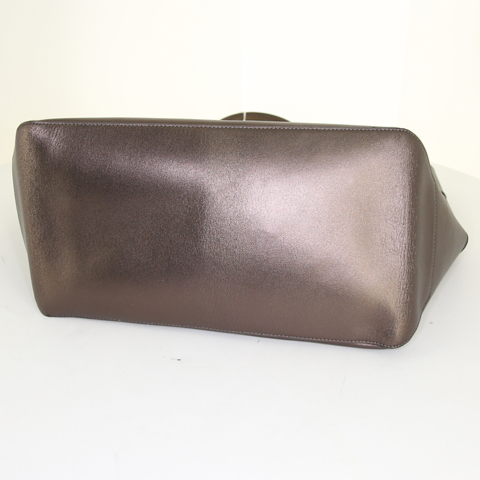 Loewe shopping bag in golden brown leather - Detail D4