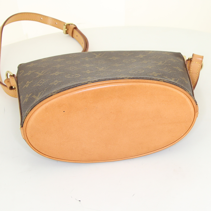 Bolso bandolera Louis Vuitton Drouot en lona Monogram y cuero natural - Detail D4