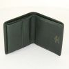 Billetera Louis Vuitton en cuero taiga verde oscuro - Detail D2 thumbnail