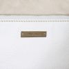 Shopping bag Miu Miu in pelle martellata bianca - Detail D4 thumbnail