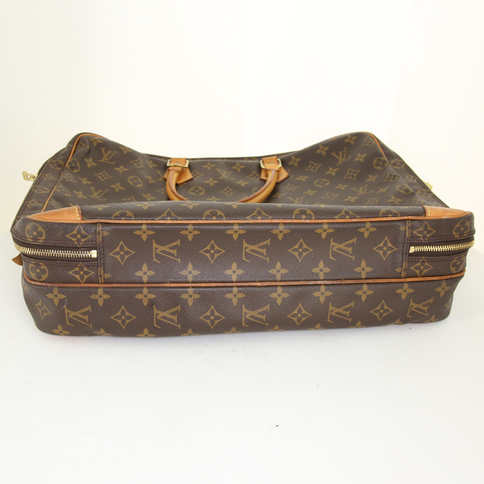 Porta-documentos Louis Vuitton Voyage en lona Monogram marrón y cuero natural - Detail D4