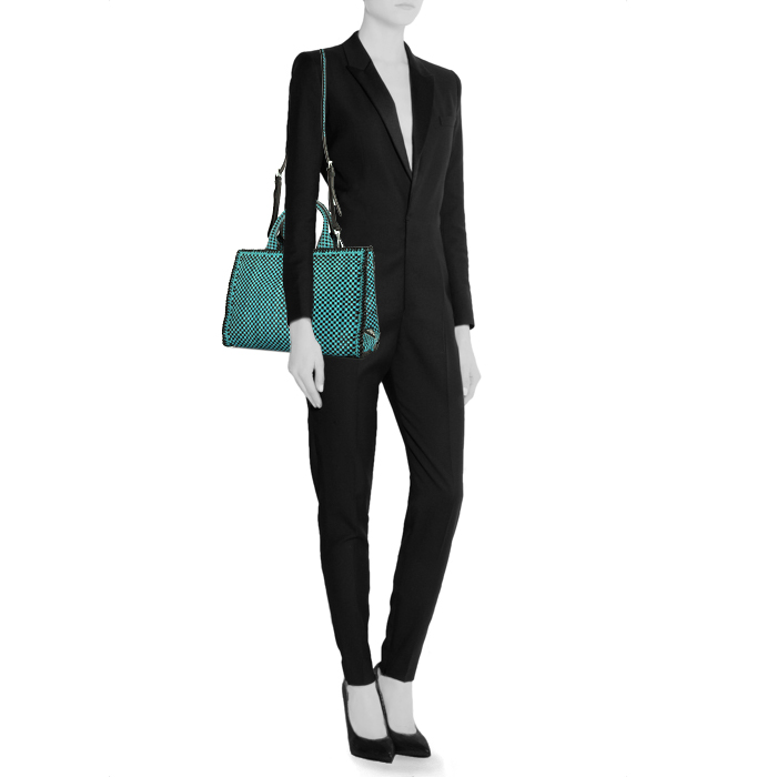 Prada Madras shopping bag in turquoise and black bicolor braided leather - Detail D2