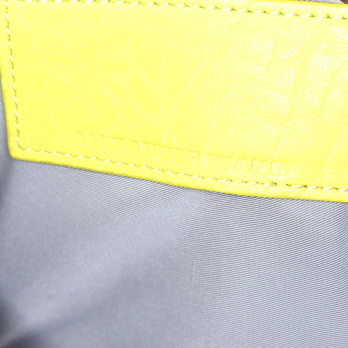 Alexander Wang pouch in yellow Lime grained leather - Detail D4