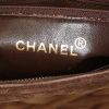 Bolso de mano Chanel Medaillon - Bag en ante acolchado marrón - Detail D3 thumbnail