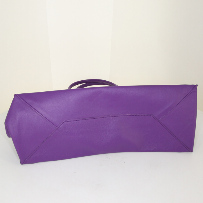 Balenciaga Papier A4 large model shopping bag in purple leather - Detail D4
