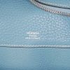 Bolso de mano Hermès Atlas en cuero taurillon clémence azul - Detail D3 thumbnail
