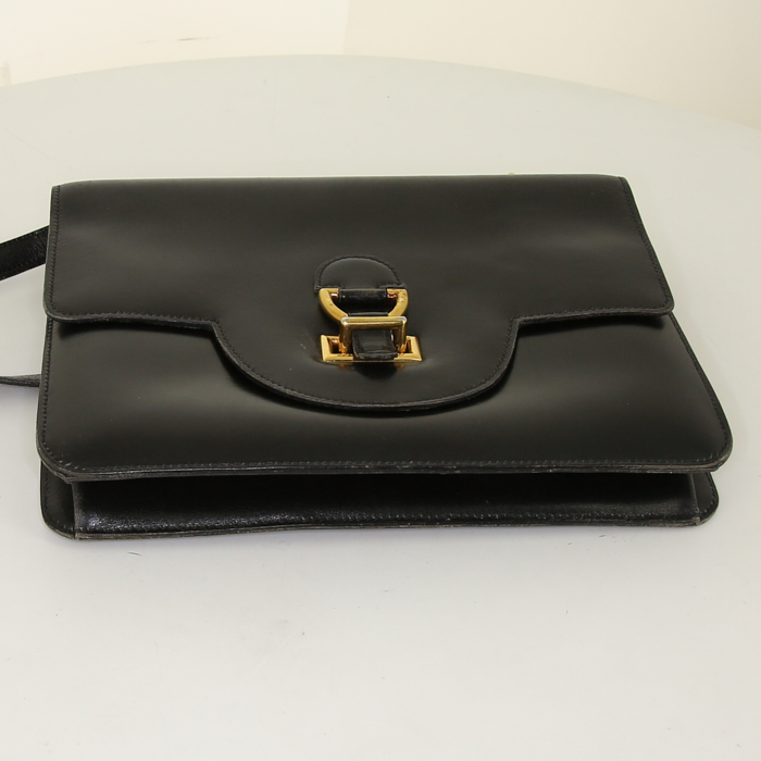 Sac porté épaule ou main Hermès en cuir box noir - Detail D4
