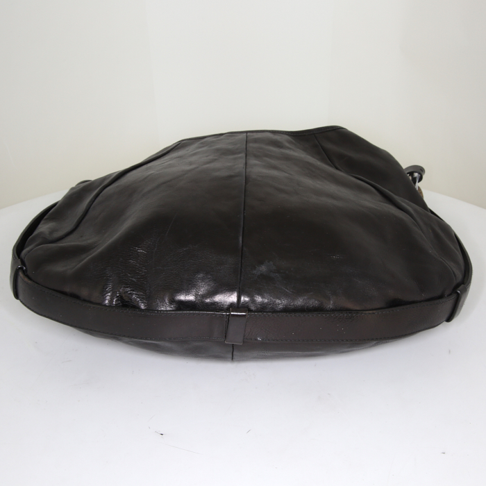 Bolso de mano Yves Saint Laurent Mombasa en cuero negro - Detail D4