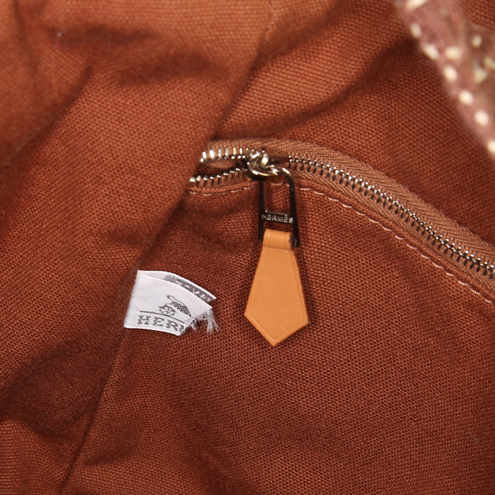 Hermès handbag in brown raphia and natural leather - Detail D3