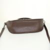 Louis Vuitton handbag in brown epi leather - Detail D5 thumbnail