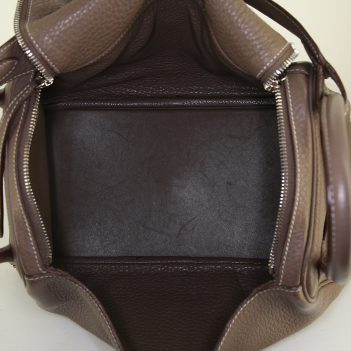 Borsa Hermes Lindy 30 cm in pelle togo etoupe - Detail D2