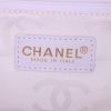 Bolsito Chanel de mano en cuero beige - Detail D4 thumbnail