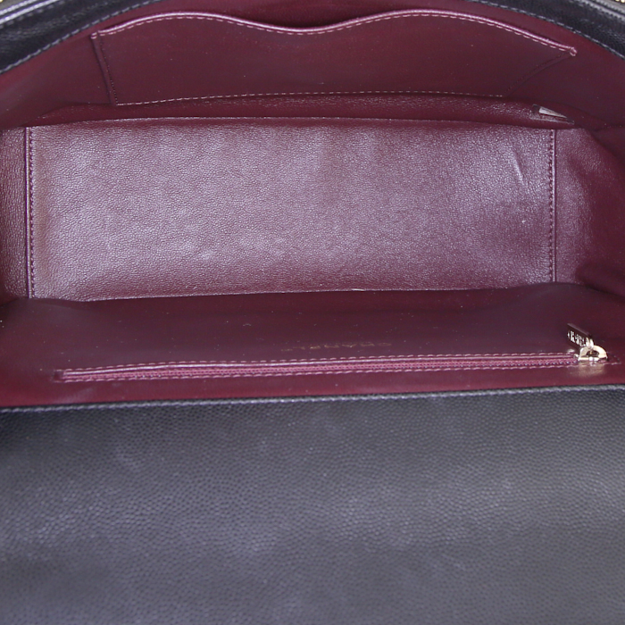 Sac bandoulière Chanel Timeless en cuir grainé matelassé noir - Detail D2