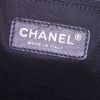 Chanel Timeless jumbo shoulder bag in beige and black quilted leather - Detail D4 thumbnail