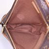 Bolsito de mano Louis Vuitton Gange en lona Monogram revestida marrón y cuero natural - Detail D2 thumbnail