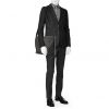 Bolso zurrón Louis Vuitton District en lona a cuadros revestida gris antracita y cuero negro - Detail D1 thumbnail