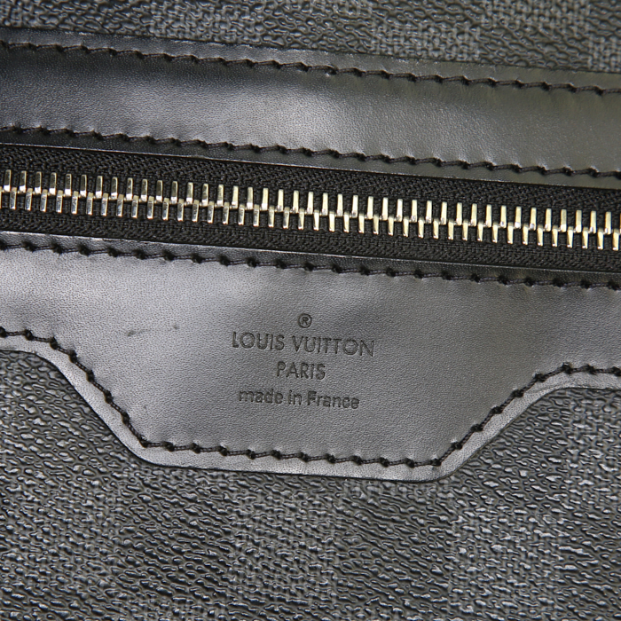 Louis Vuitton District messenger bag in anthracite grey damier canvas and black leather - Detail D3