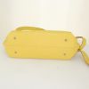 Salvatore Ferragamo Sofia shoulder bag in yellow grained leather - Detail D5 thumbnail
