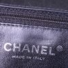 Bolso de mano Chanel Timeless en cuero negro - Detail D4 thumbnail