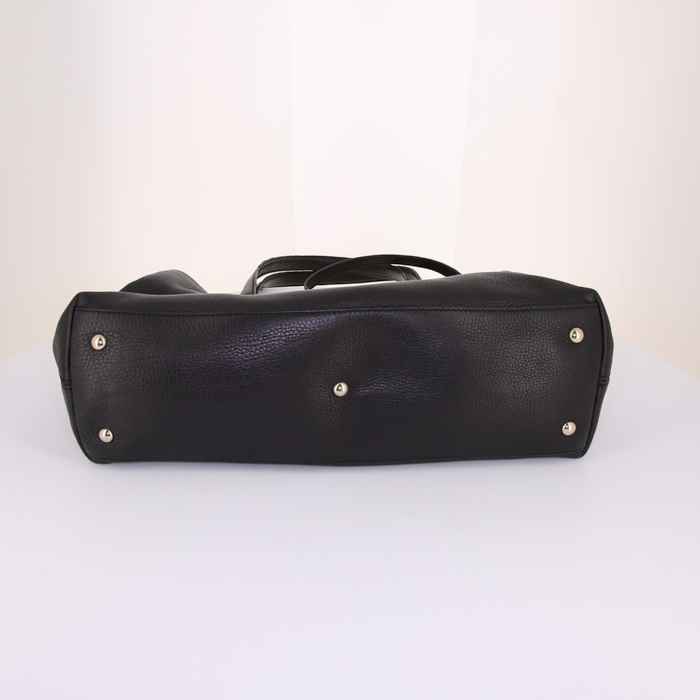 Sac cabas Gucci Soho en cuir grainé noir - Detail D5