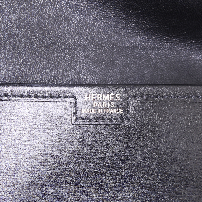 Bolsito de mano Hermes Jige en cuero box negro - Detail D4