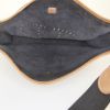 Bolso bandolera Hermes Evelyne modelo mediano en cuero Fjord negro y cuero natural - Detail D2 thumbnail