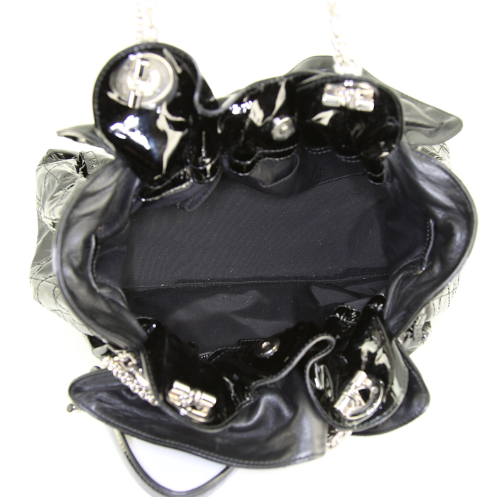 Dior Le 30 handbag in black patent leather - Detail D2