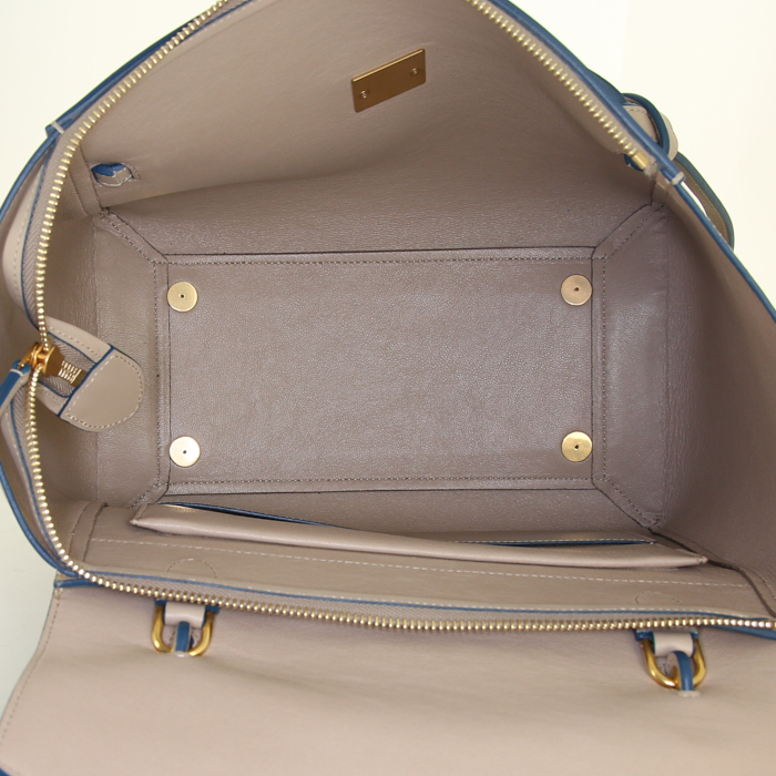 Sac à main Celine Belt petit modèle en cuir grainé beige et jonc bleu - Detail D3