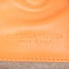Sac à main Bottega Veneta en cuir intrecciato orange - Detail D3 thumbnail