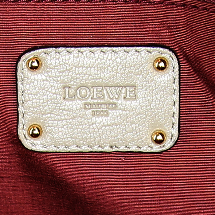 Sac à main Loewe Amazona en cuir grainé gris-vert - Detail D3