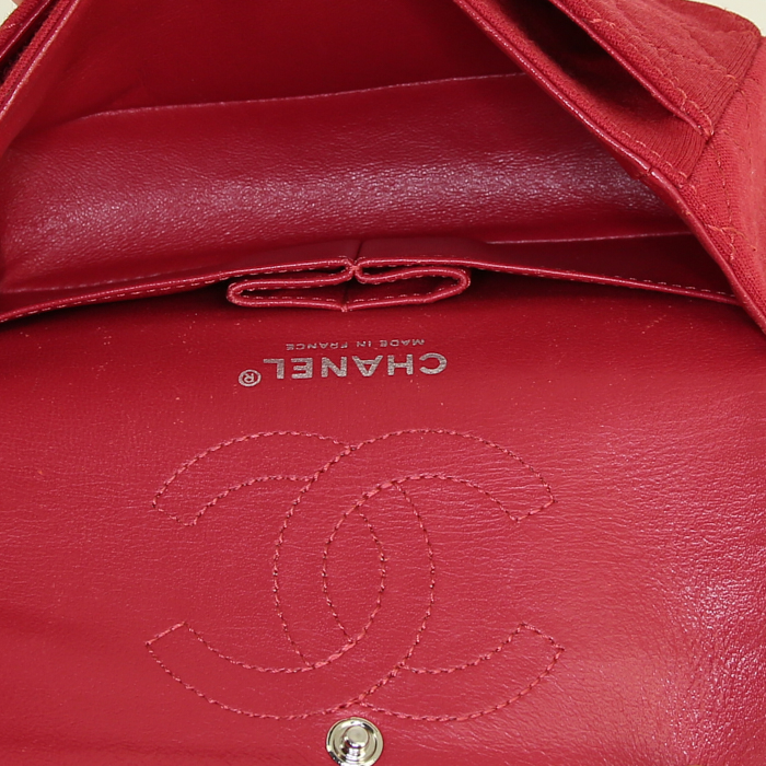 Sac à main Chanel Mini 2.55 en jersey rouge - Detail D3
