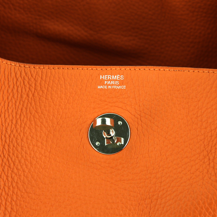 Sac à main Hermes Lindy en cuir togo orange - Detail D3