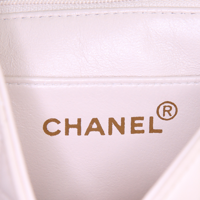 Chanel Mini Timeless shoulder bag in beige quilted leather - Detail D3