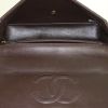 Bolso de mano Chanel Timeless en cuero acolchado marrón - Detail D2 thumbnail