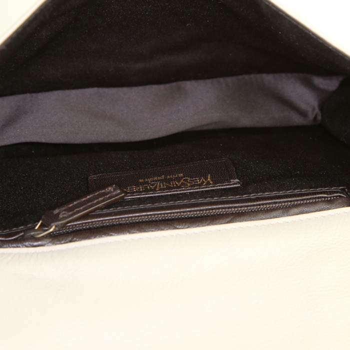 Bolso de mano Saint Laurent Vintage en cuero marrón dorado y blanquecino - Detail D2