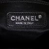 Shopping bag Chanel Petit Shopping in tela tricolore nera argentata e bianca con paillettes e pelle nera - Detail D4 thumbnail