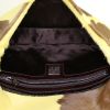 Bolso de mano Fendi Baguette en piel de potro amarilla y marrón y cuero esmaltado marrón - Detail D2 thumbnail