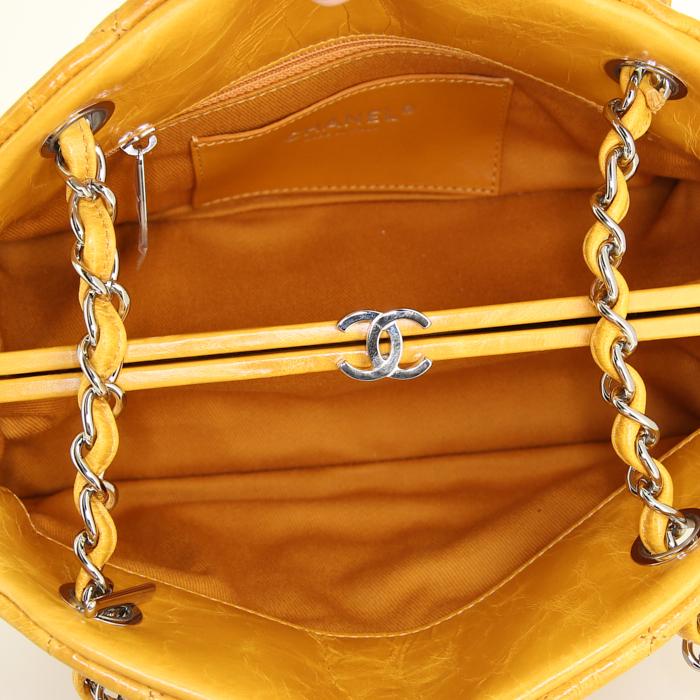 Chanel Just Mademoiselle handbag in yellow Curry quilted leather - Detail D2