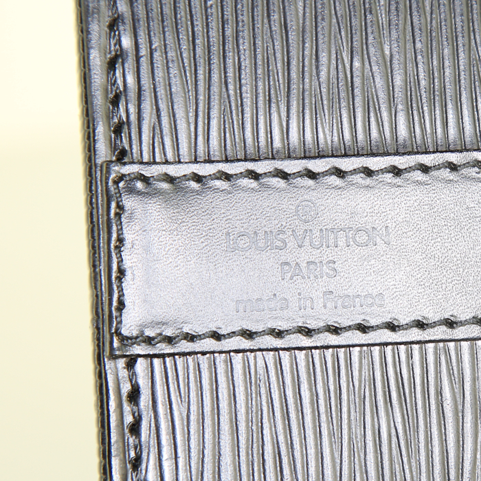 Vanity Louis Vuitton Vanity Train Case en cuir épi noir - Detail D3