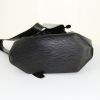 Louis Vuitton Sac d'épaule shoulder bag in black epi leather - Detail D4 thumbnail