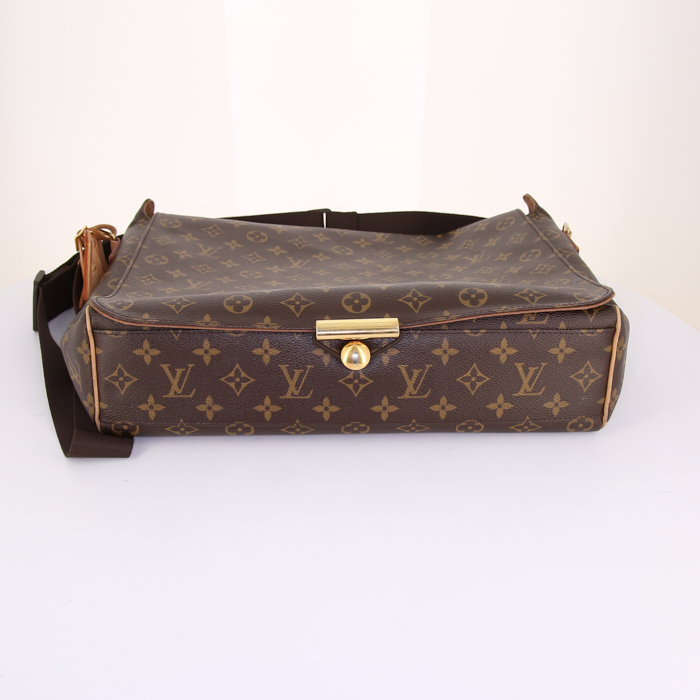 Louis Vuitton Abbesses shoulder bag in brown monogram canvas and natural leather - Detail D4