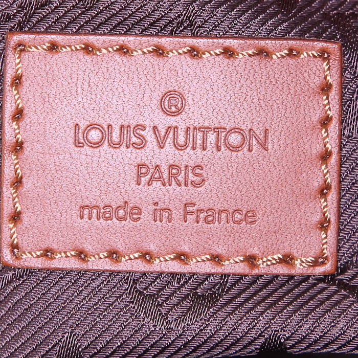 Louis Vuitton Onatah handbag in brown monogram suede - Detail D3
