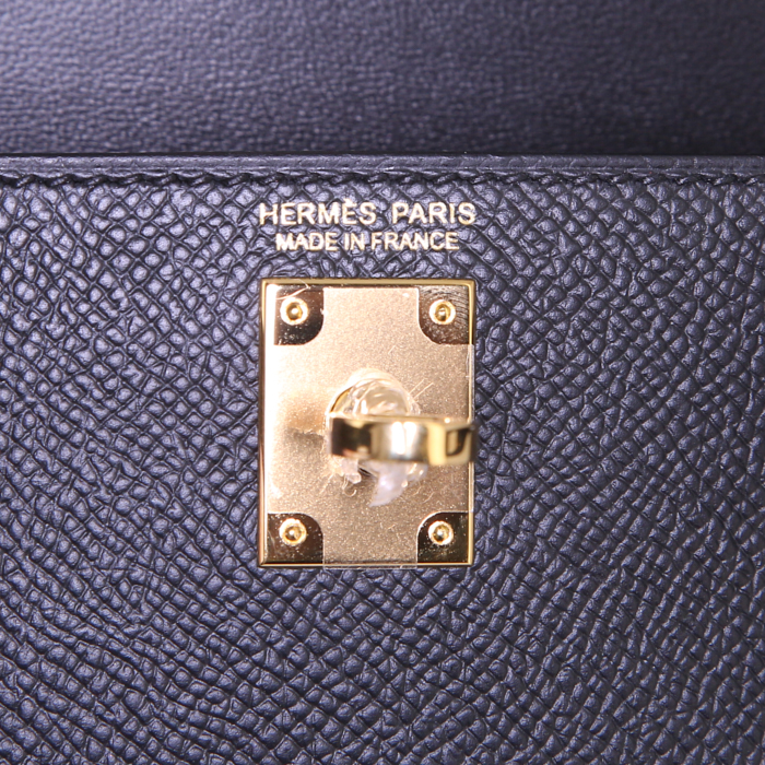 Bolso de mano Hermes Kelly 20 cm en cuero epsom negro - Detail D4