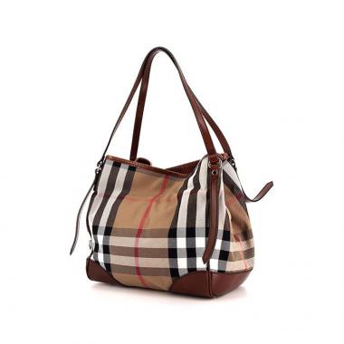 Bolso Cabás Burberry en lona Haymarket beige y cuero marrón