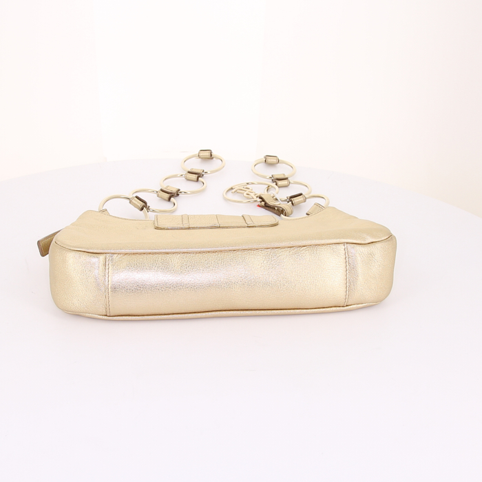 Saint Laurent Vintage handbag in gold leather - Detail D4