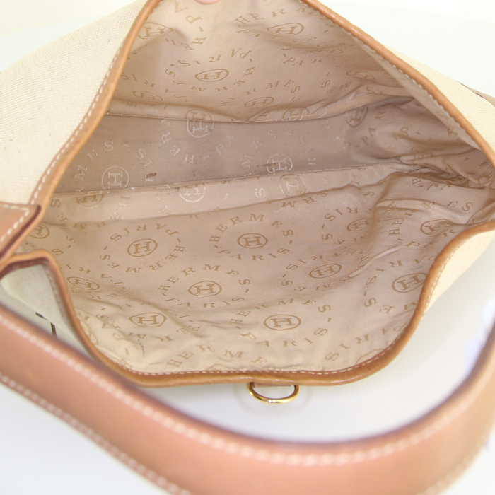 Hermès Trim handbag in beige canvas and gold Chamonix leather - Detail D2