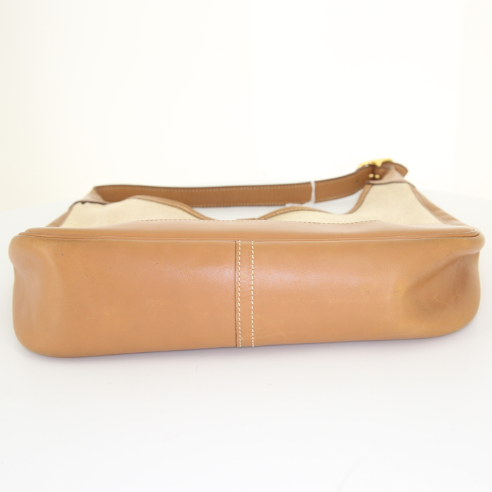 Hermès Trim handbag in beige canvas and gold Chamonix leather - Detail D4