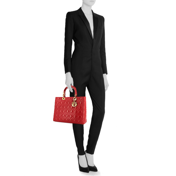 Sac à main Dior Lady Dior grand modèle en cuir cannage rouge - Detail D1